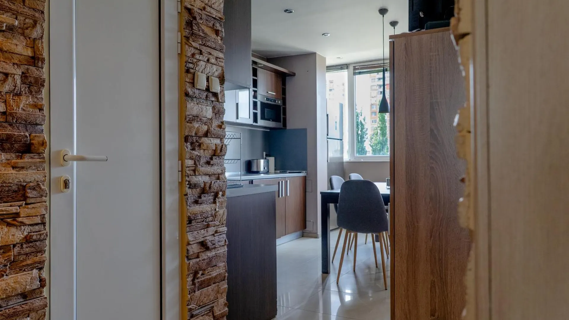 2 Bdr Cozy Downtown Apt I Mall, Park, Subway Sofya Bulgaristan