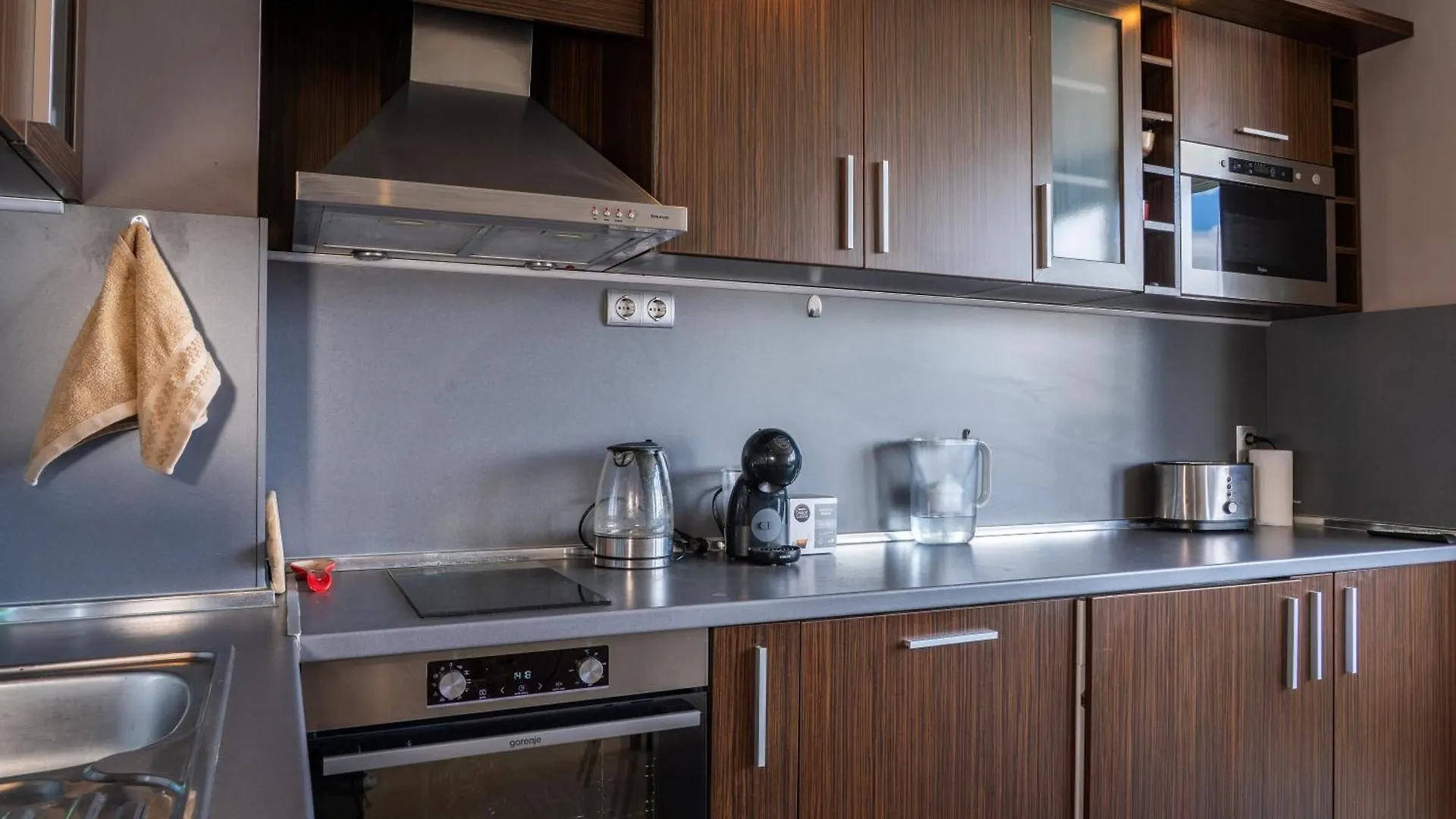 2 Bdr Cozy Downtown Apt I Mall, Park, Subway Sofya