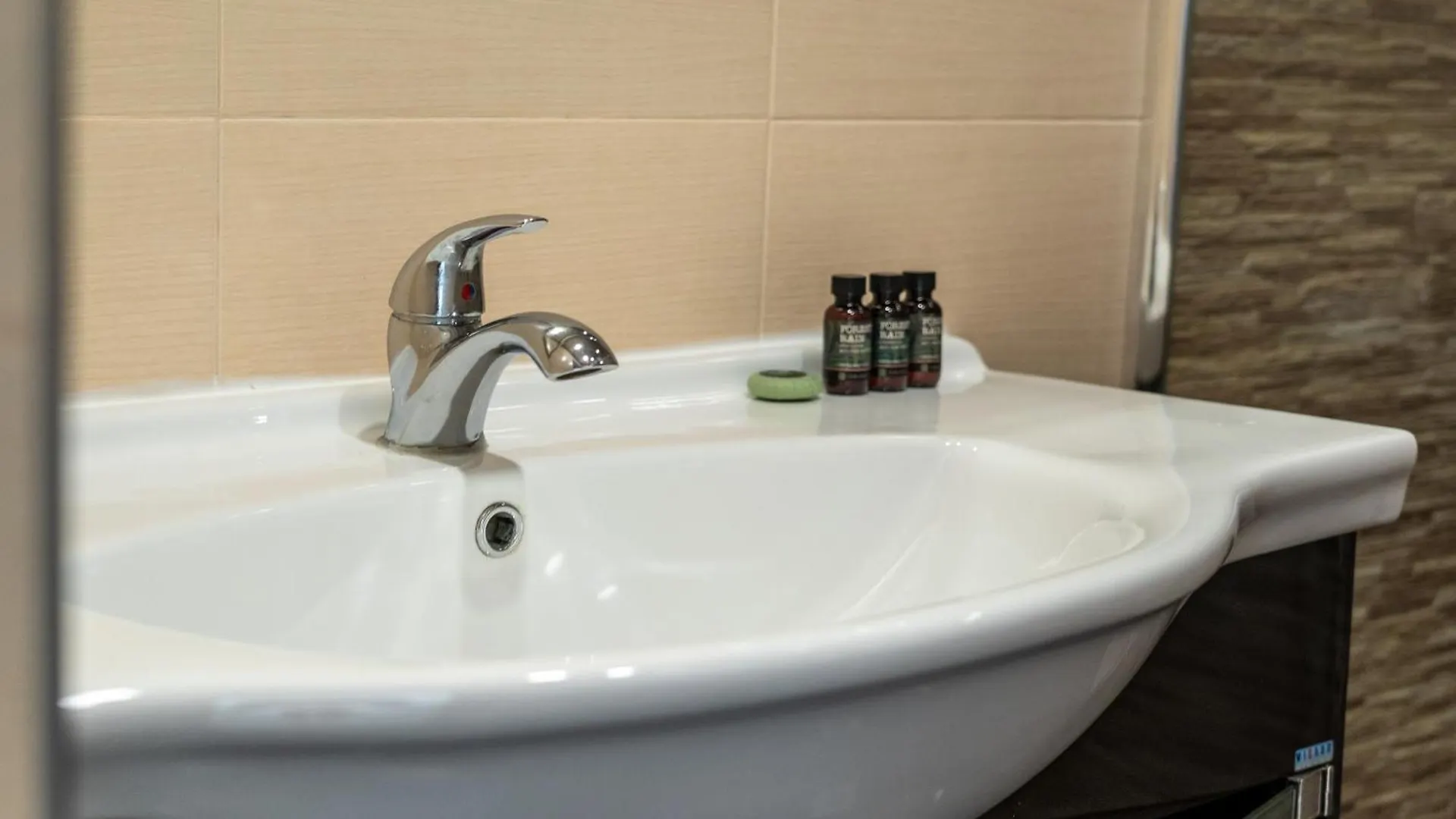 2 Bdr Cozy Downtown Apt I Mall, Park, Subway Sofya 0*,  Bulgaristan