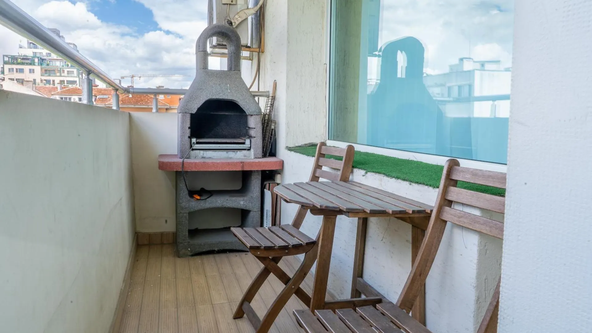 2 Bdr Cozy Downtown Apt I Mall, Park, Subway Sofya Bulgaristan